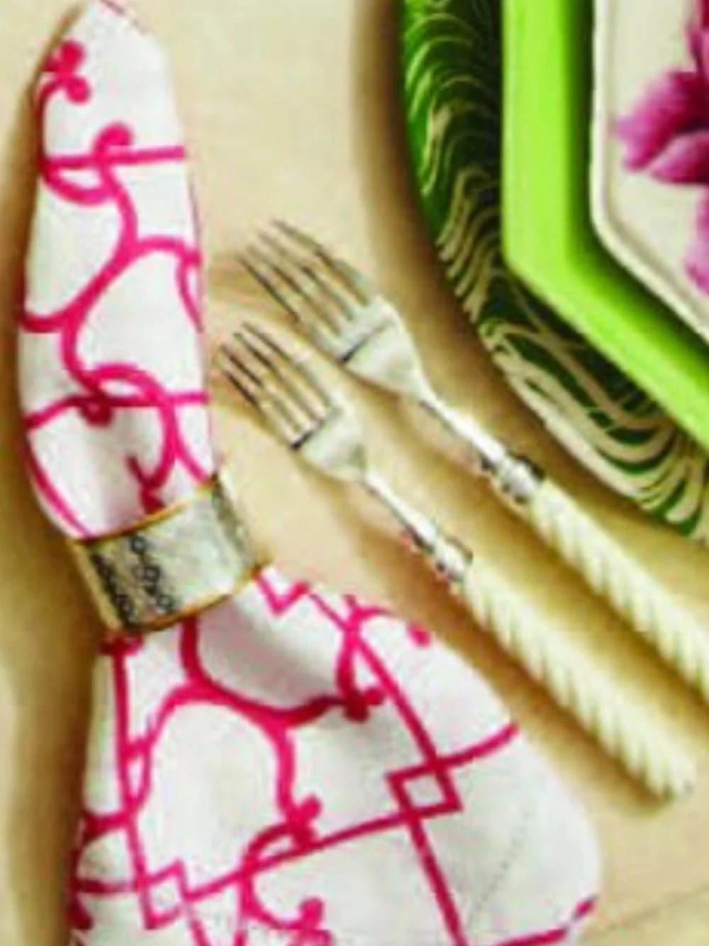 SET of 4 Cotton Dinner Napkins Oscar de la Renta Trellis Print White/Pink